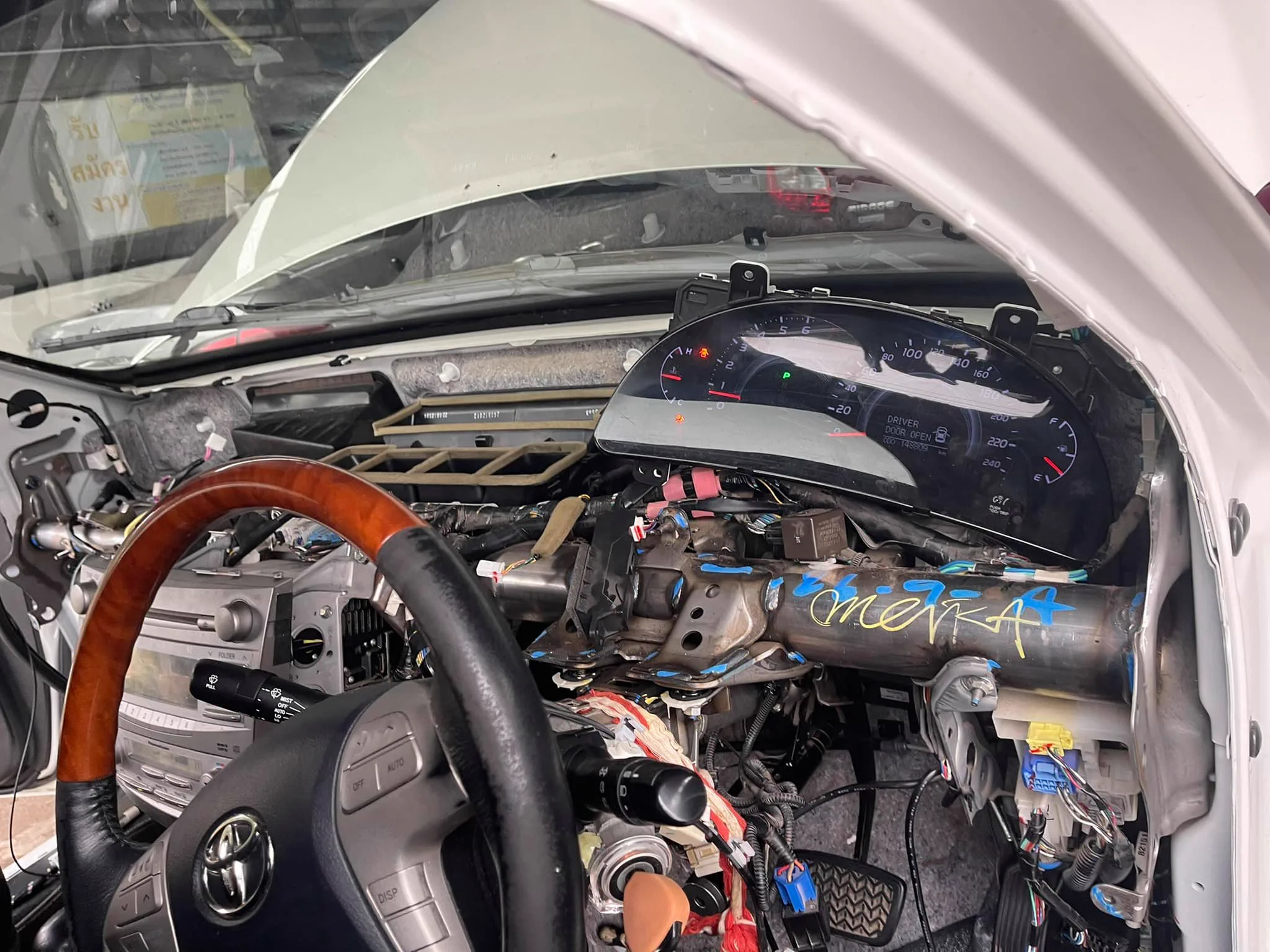 สแกนอ่านและเคลียร์โค้ด Mercedes-Benz E-Class